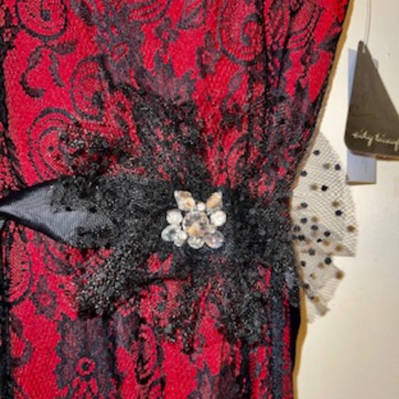 City Triangles Black/Red  Sz 5 Juniors Red Liner w Scroll Overlay Sleeveless - Picture 4 of 4